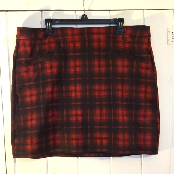 Maurices Buffalo Plaid Mini Skirt Size 2X - Picture 2 of 8